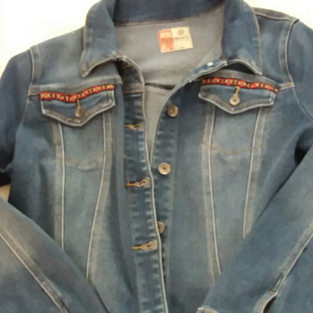 Jean jacket with embroidery
